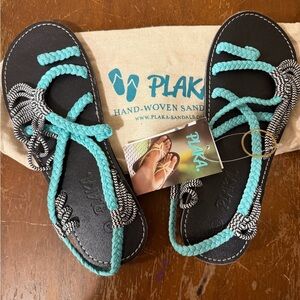 Plaka Women's Black and Teal Hand-Woven Sandals $25 size 7
